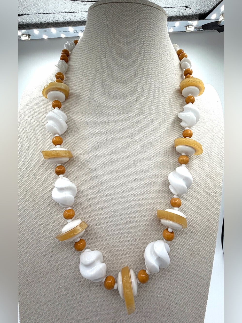 Miriam Haskell Vintage Mid-20th Century 1950s–1960s Woman’s Designer Necklace - Picture 5 of 6